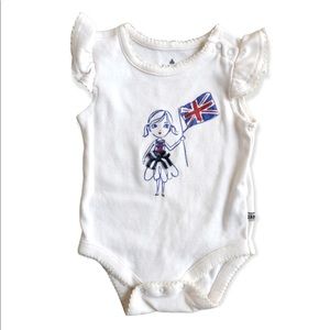 ✨3/$20✨Baby GAP - UK Themed Onesie (0-3M)